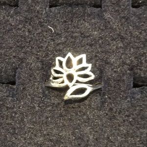 Welman Jewelry - Lotus ring Welman Jewelry - Lotus ring